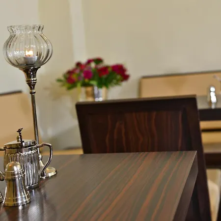多姆斯特恩酒店 3* 科隆