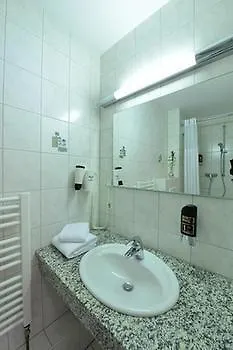 多姆斯特恩酒店 3* 科隆