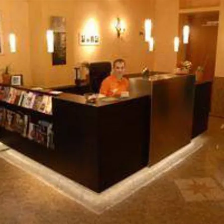 מלון Domstern 3*