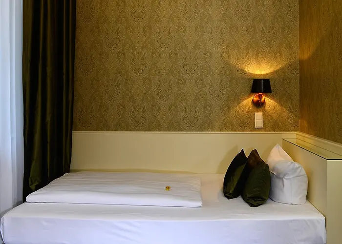 Domstern Hotell