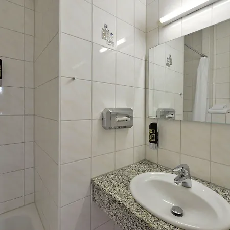 Domstern فندق 3*