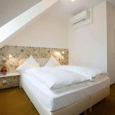 Domstern فندق كولونيا