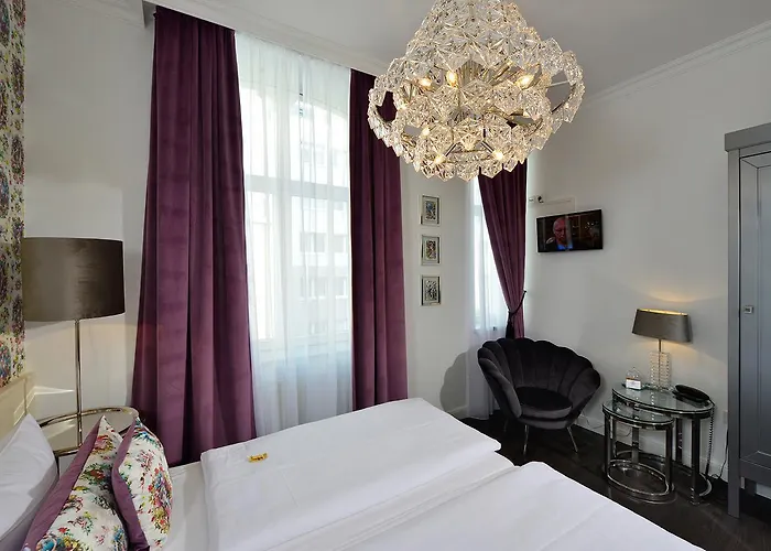 Domstern Szálloda 3*